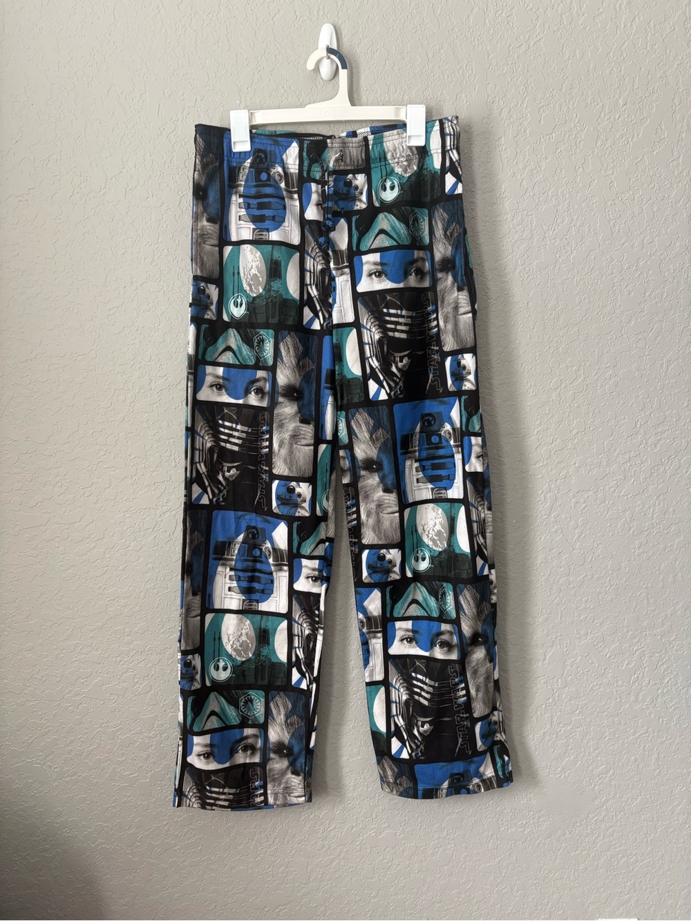 Star Wars Graphic Patchwork Lounge Pants in Blue, Teal & Black. Size medium